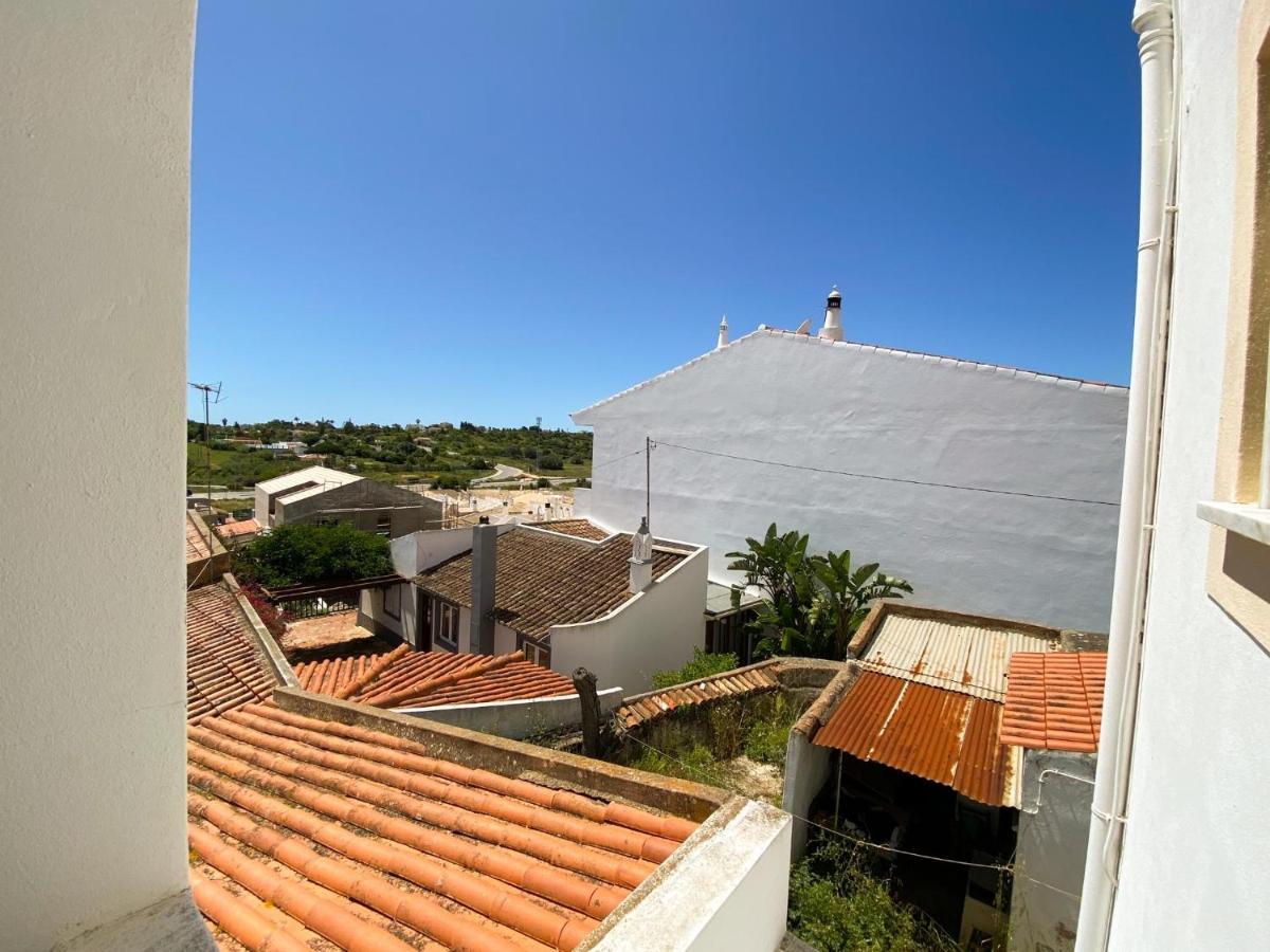 Casa Elza - Apartamento calmo com terraço Espiche Extérieur photo