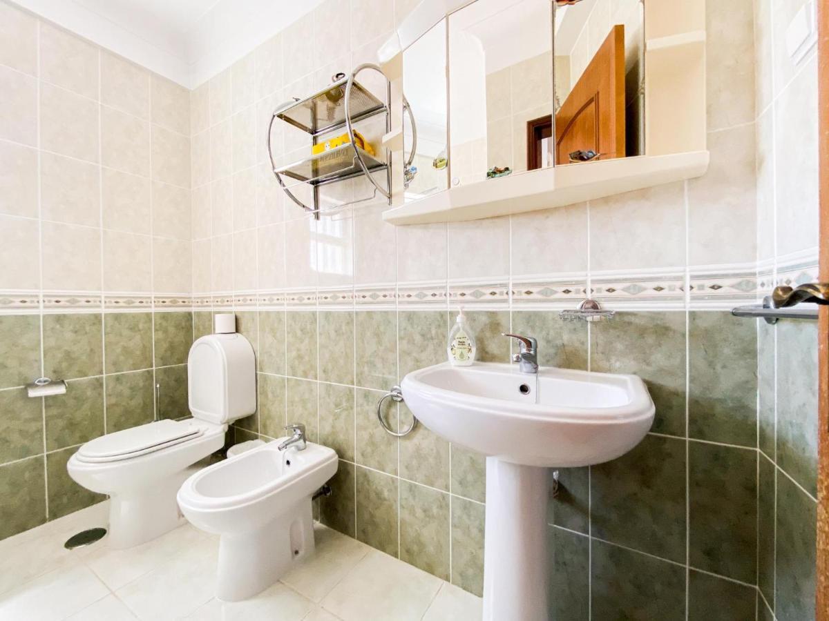 Casa Elza - Apartamento calmo com terraço Espiche Extérieur photo