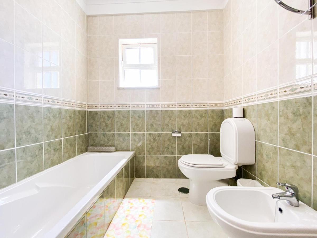 Casa Elza - Apartamento calmo com terraço Espiche Extérieur photo