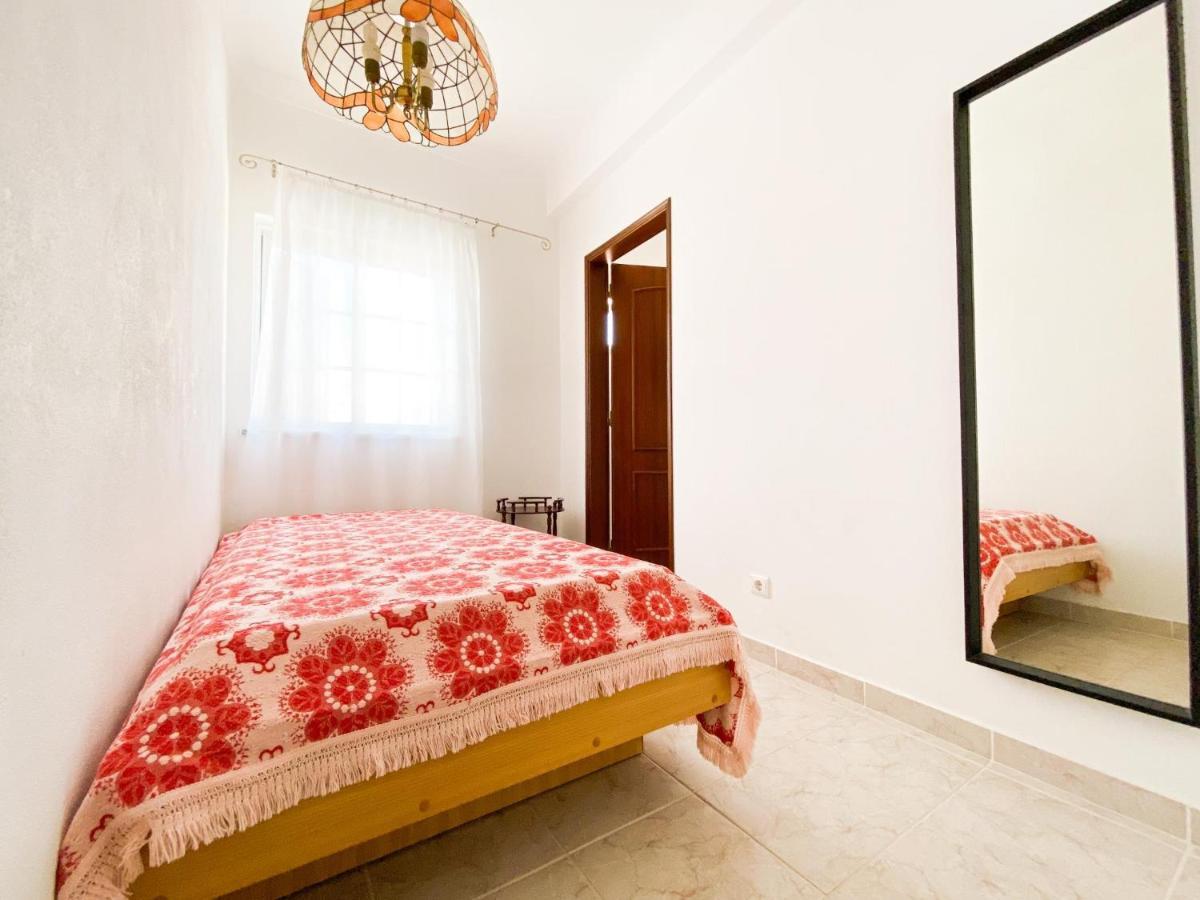 Casa Elza - Apartamento calmo com terraço Espiche Extérieur photo